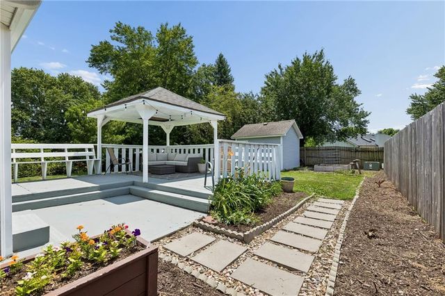 109 NW 101st Place, Kansas City, MO 64155