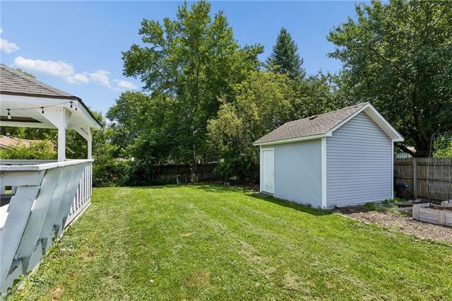 109 NW 101st Place, Kansas City, MO 64155