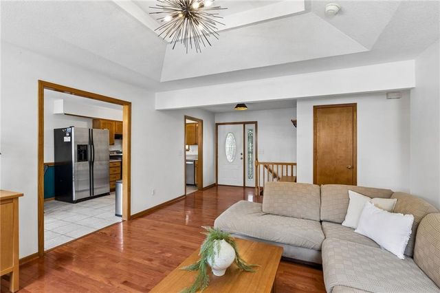 109 NW 101st Place, Kansas City, MO 64155