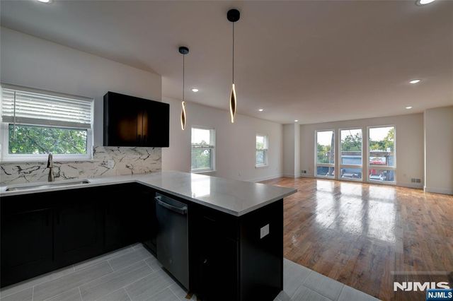 2 Cleveland 2, Belleville, NJ 07109