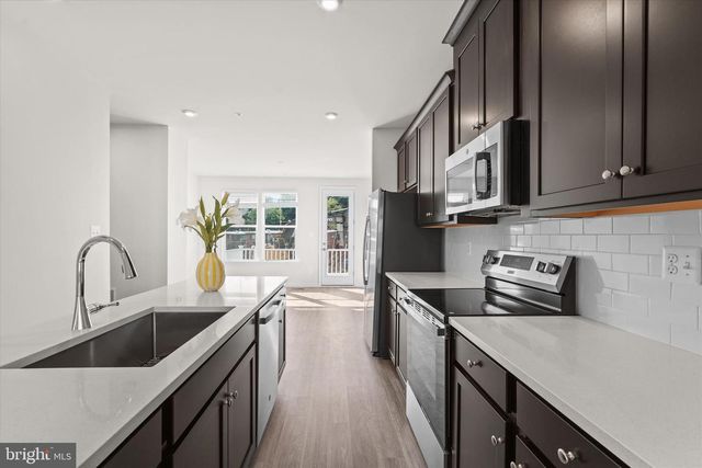 6056 BEAKE ST, Hyattsville, MD 20782