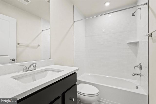 6056 BEAKE ST, Hyattsville, MD 20782