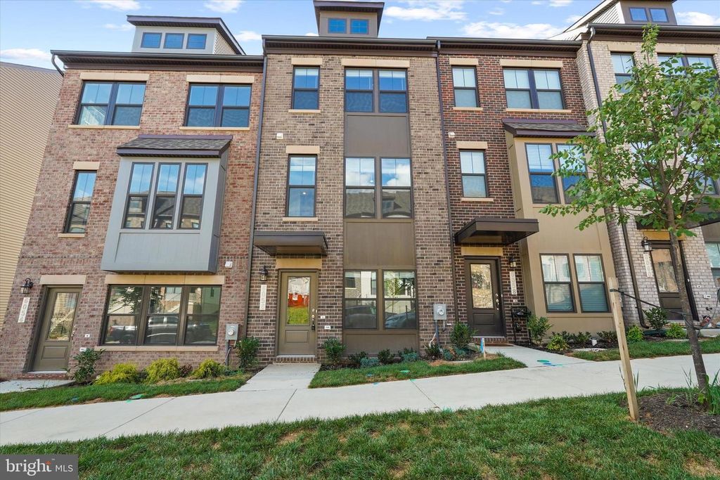 6056 BEAKE ST, Hyattsville, MD 20782