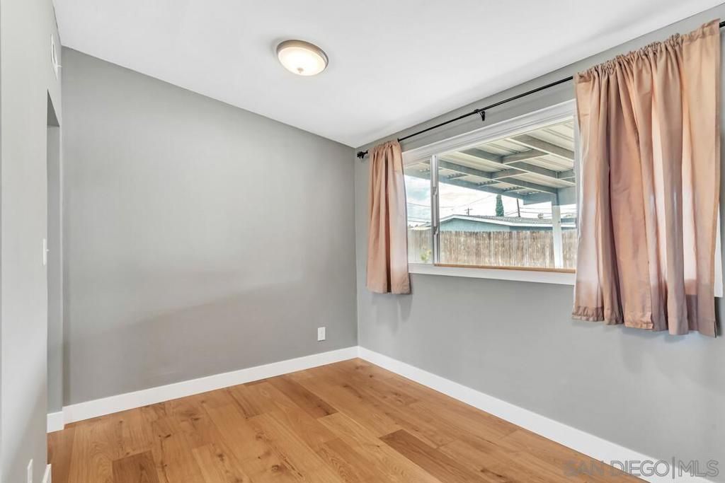 Image 12 of property listing at 536 Rogue Rd, El Cajon, CA 92020