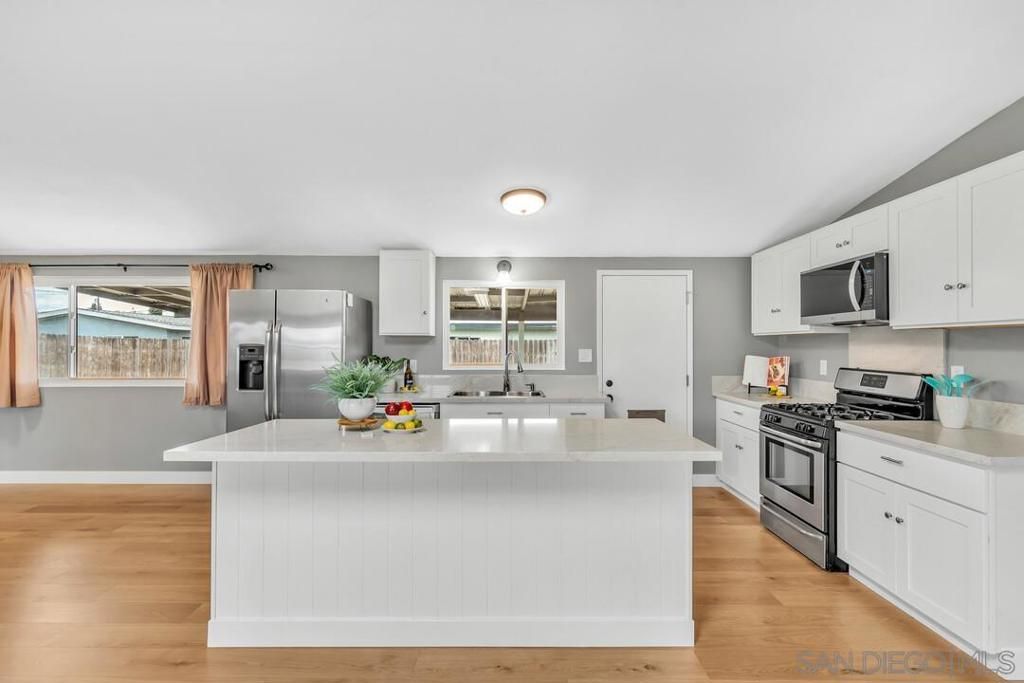 Image 6 of property listing at 536 Rogue Rd, El Cajon, CA 92020