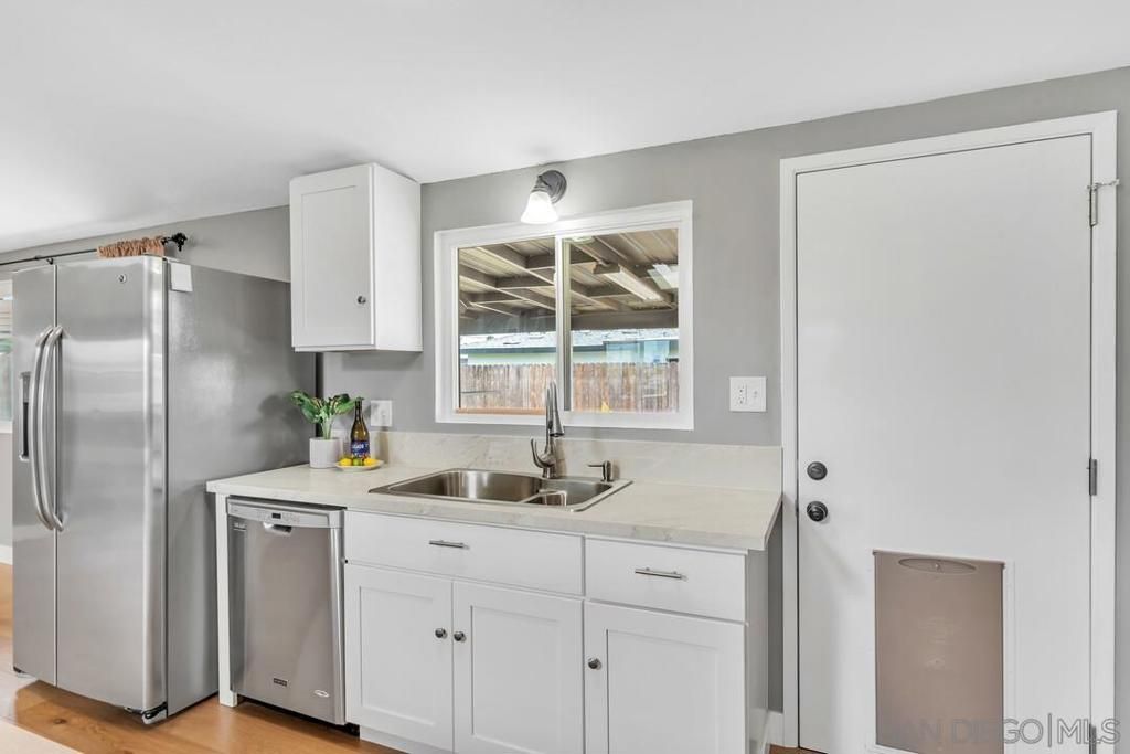 Image 9 of property listing at 536 Rogue Rd, El Cajon, CA 92020