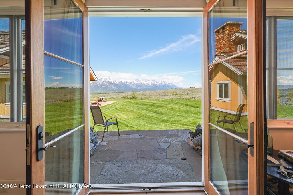 255 E LUCAS RIVA RIDGE Road, Jackson, WY 83001 photo 16