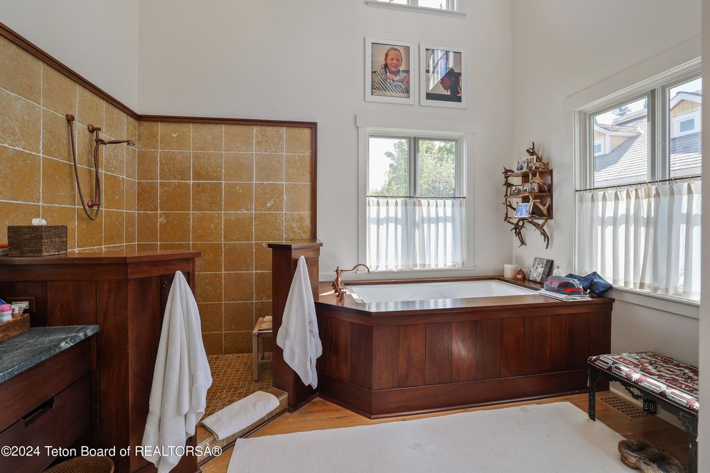 255 E LUCAS RIVA RIDGE Road, Jackson, WY 83001 photo 18