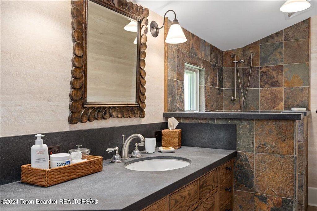 255 E LUCAS RIVA RIDGE Road, Jackson, WY 83001 photo 25