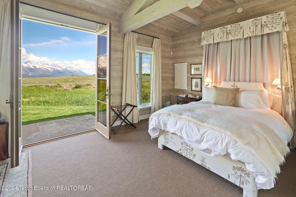 255 E LUCAS RIVA RIDGE Road, Jackson, WY 83001 photo 32