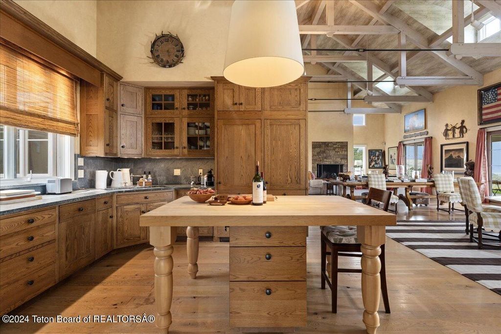 255 E LUCAS RIVA RIDGE Road, Jackson, WY 83001 photo 6