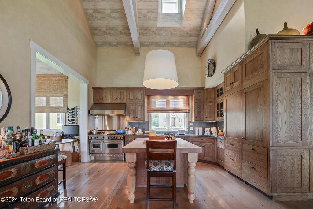 255 E LUCAS RIVA RIDGE Road, Jackson, WY 83001 photo 7