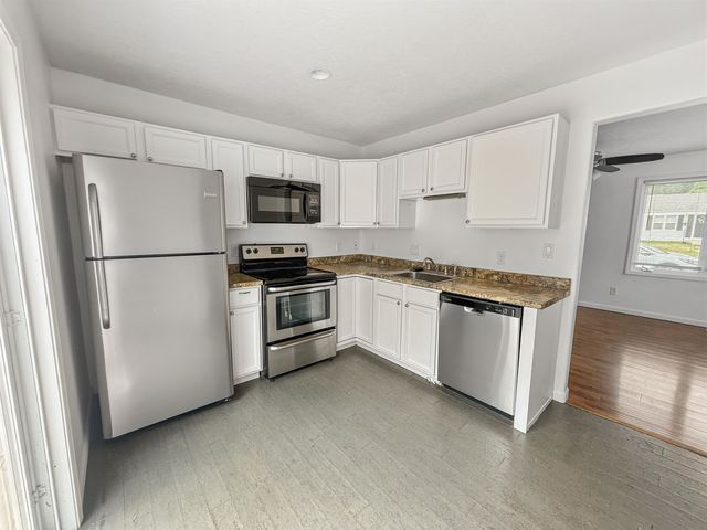 1205 7TH Ave NW, Minot, ND 58703