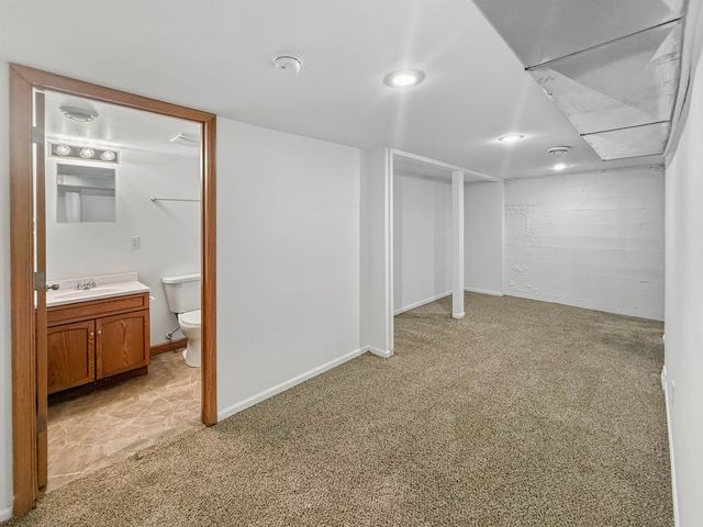 1205 7TH Ave NW, Minot, ND 58703