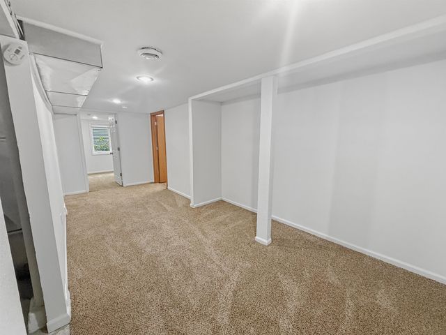 1205 7TH Ave NW, Minot, ND 58703
