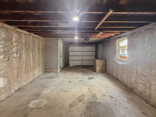 1205 7TH Ave NW, Minot, ND 58703