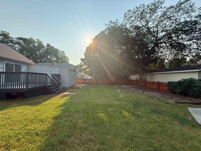 1205 7TH Ave NW, Minot, ND 58703