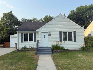 1205 7TH Ave NW, Minot, ND 58703