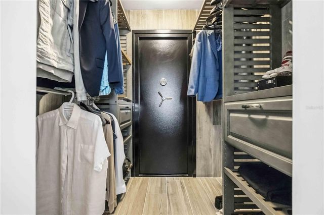 3227 BENEVA ROAD 201, Sarasota, FL 34232