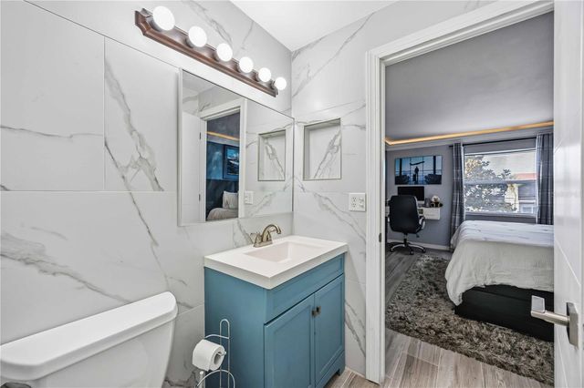 3227 BENEVA ROAD 201, Sarasota, FL 34232