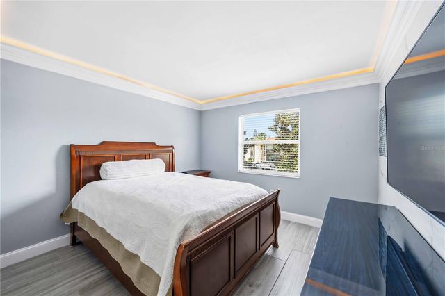 3227 BENEVA ROAD 201, Sarasota, FL 34232