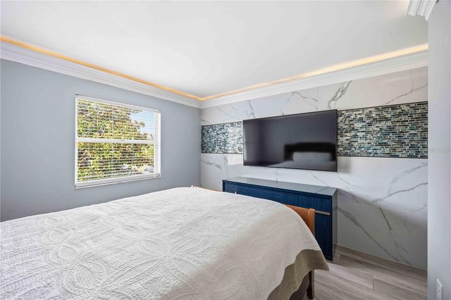 3227 BENEVA ROAD 201, Sarasota, FL 34232