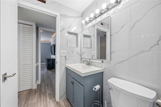 3227 BENEVA ROAD 201, Sarasota, FL 34232