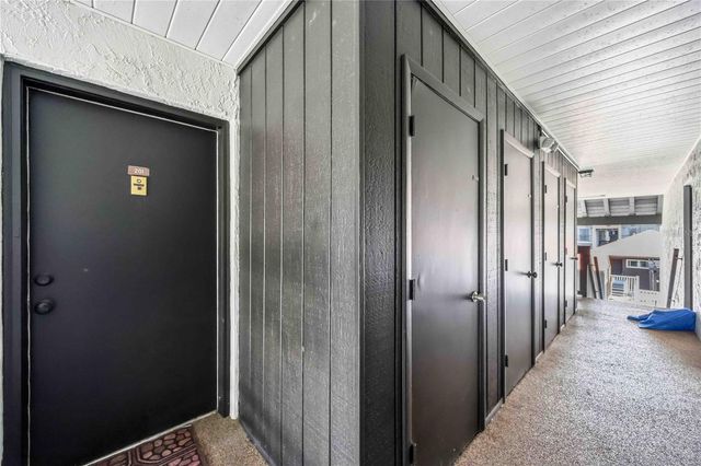 3227 BENEVA ROAD 201, Sarasota, FL 34232