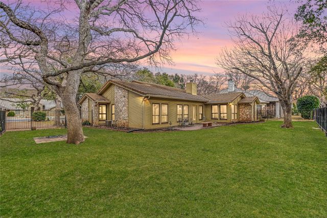 204 Blue Ground, Horseshoe Bay, TX 78657