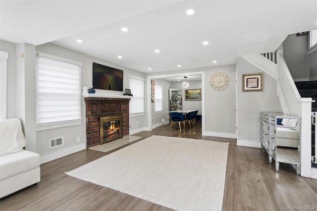 167 Beach 3rd Street, Far Rockaway, NY 11691