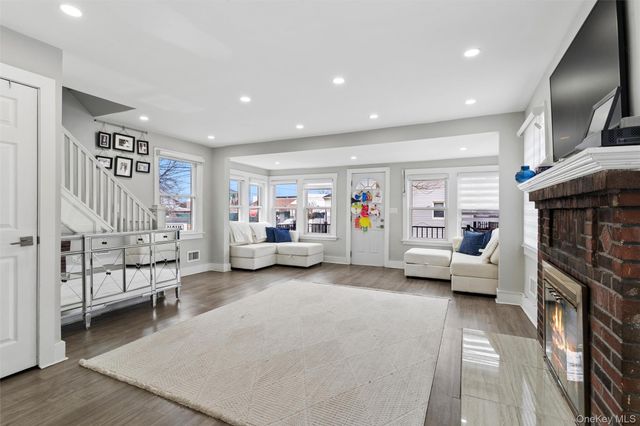 167 Beach 3rd Street, Far Rockaway, NY 11691