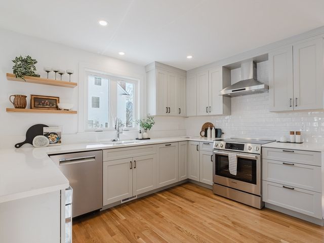 75 Foster Rd. 1, Belmont, MA 02478