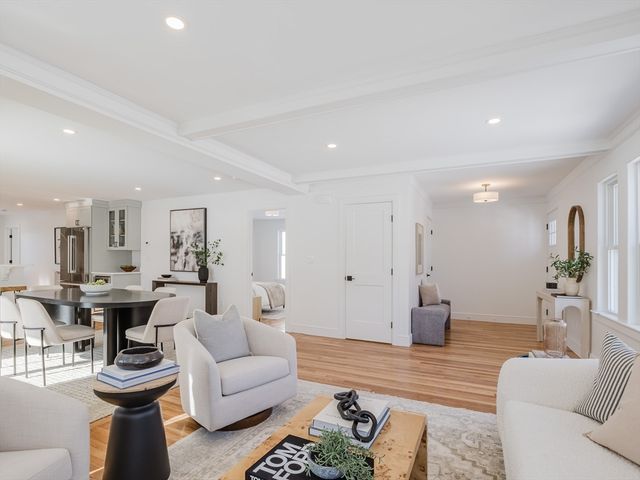 75 Foster Rd. 1, Belmont, MA 02478