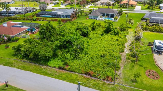 2012 SE Giffen Avenue, Port St. Lucie, FL 34952