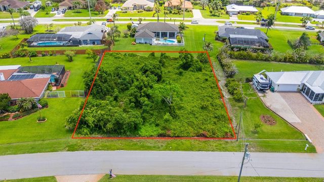 2012 SE Giffen Avenue, Port St. Lucie, FL 34952