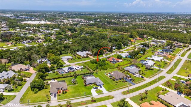 2012 SE Giffen Avenue, Port St. Lucie, FL 34952