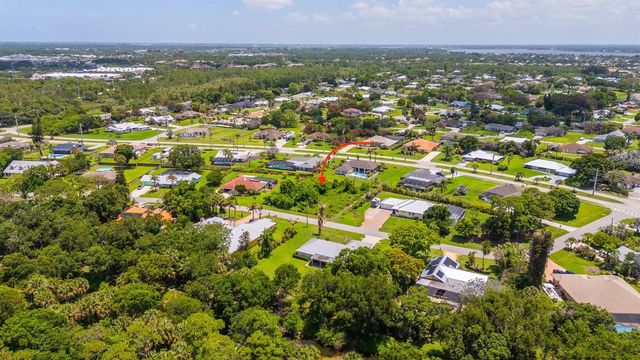 2012 SE Giffen Avenue, Port St. Lucie, FL 34952