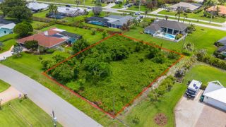 2012 SE Giffen Avenue, Port St. Lucie, FL 34952
