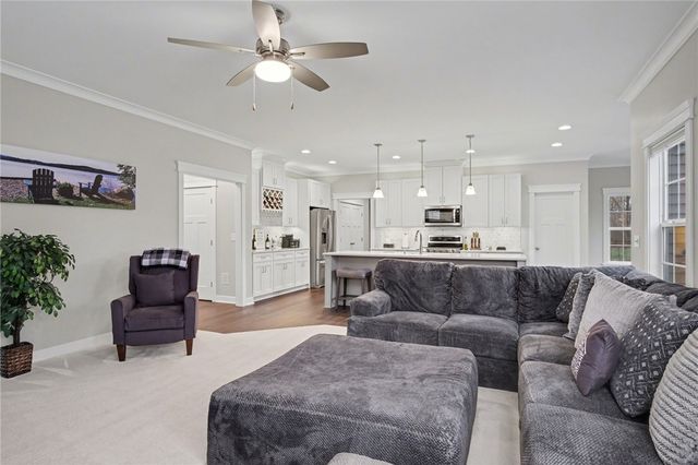 248 Hillbridge Drive, Greece, NY 14612