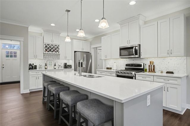 248 Hillbridge Drive, Greece, NY 14612