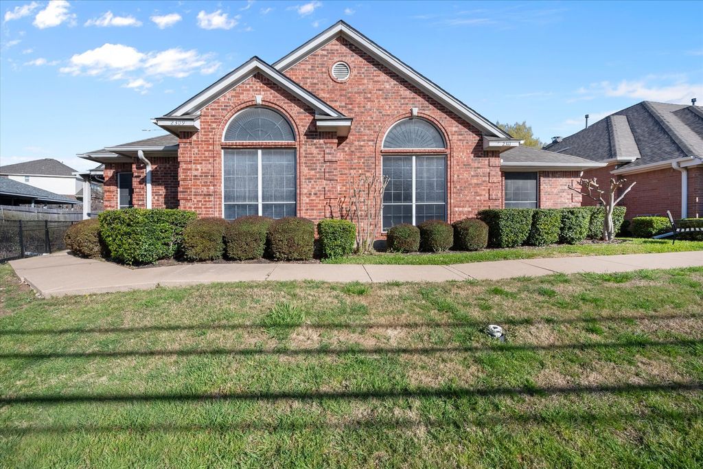 2311 Ragland Road, Mansfield, TX 76063