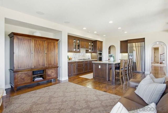 7970 Entrada De Luz E, San Diego, CA 92127