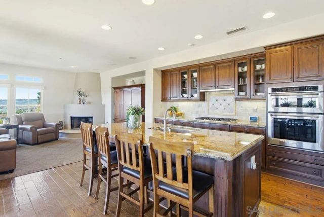 7970 Entrada De Luz E, San Diego, CA 92127