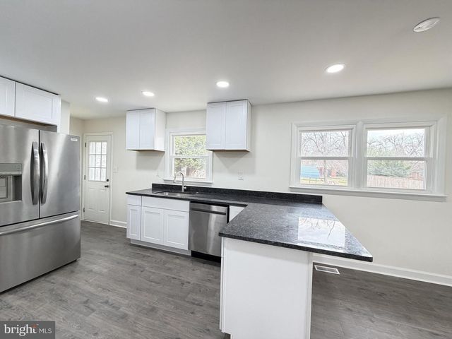 7629 HURON DR, Gainesville, VA 20155