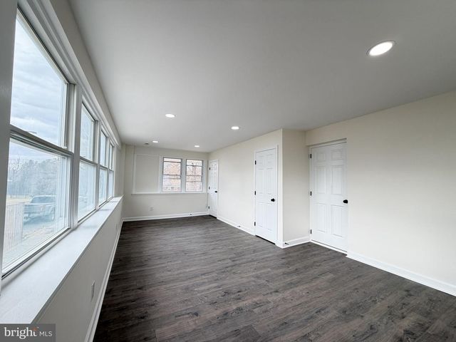 7629 HURON DR, Gainesville, VA 20155