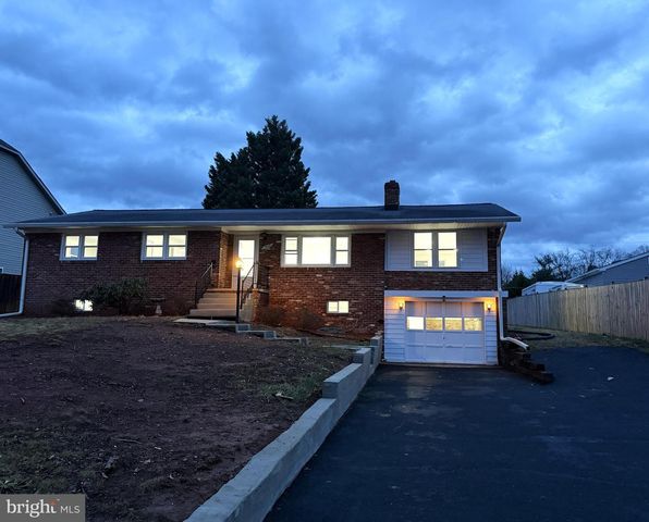 7629 HURON DR, Gainesville, VA 20155