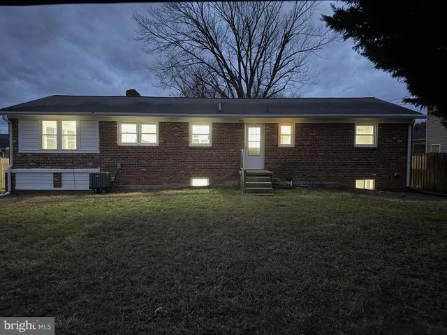 7629 HURON DR, Gainesville, VA 20155