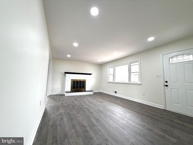 7629 HURON DR, Gainesville, VA 20155