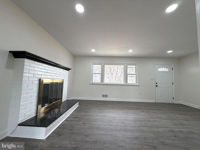 7629 HURON DR, Gainesville, VA 20155