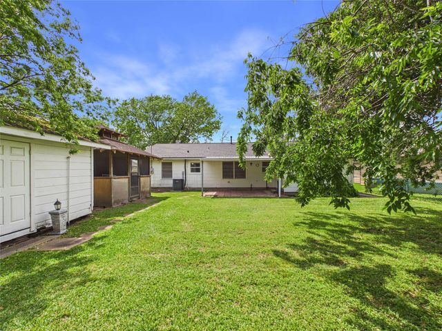 825 Grove Street, Deer Park, TX 77536